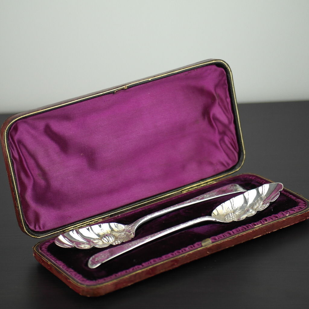 Antiguo par de cucharas de frutas de plata de ley de 1797 Imperio Británico de la época georgiana de Londres