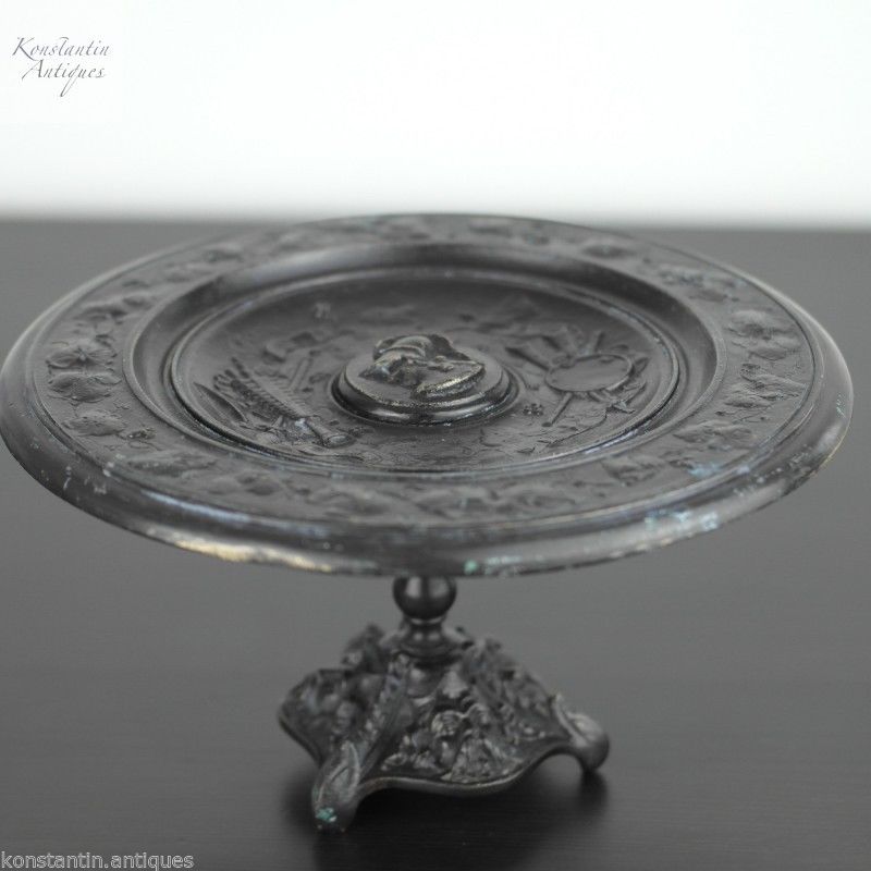 Tazza antigua de bronce patinado Francés clásico