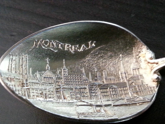 Cuchara de plata de ley chapada en oro con esmalte antiguo Montreal Canadá