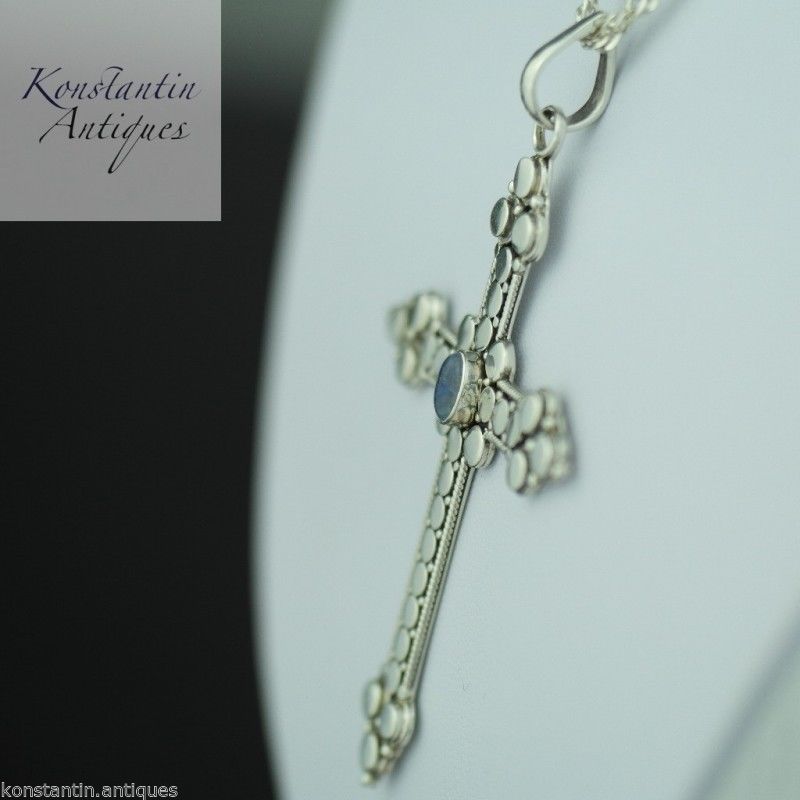 Cruz vintage de plata de primera ley con piedra de ópalo en la cadena 925 Suarti Indonesia