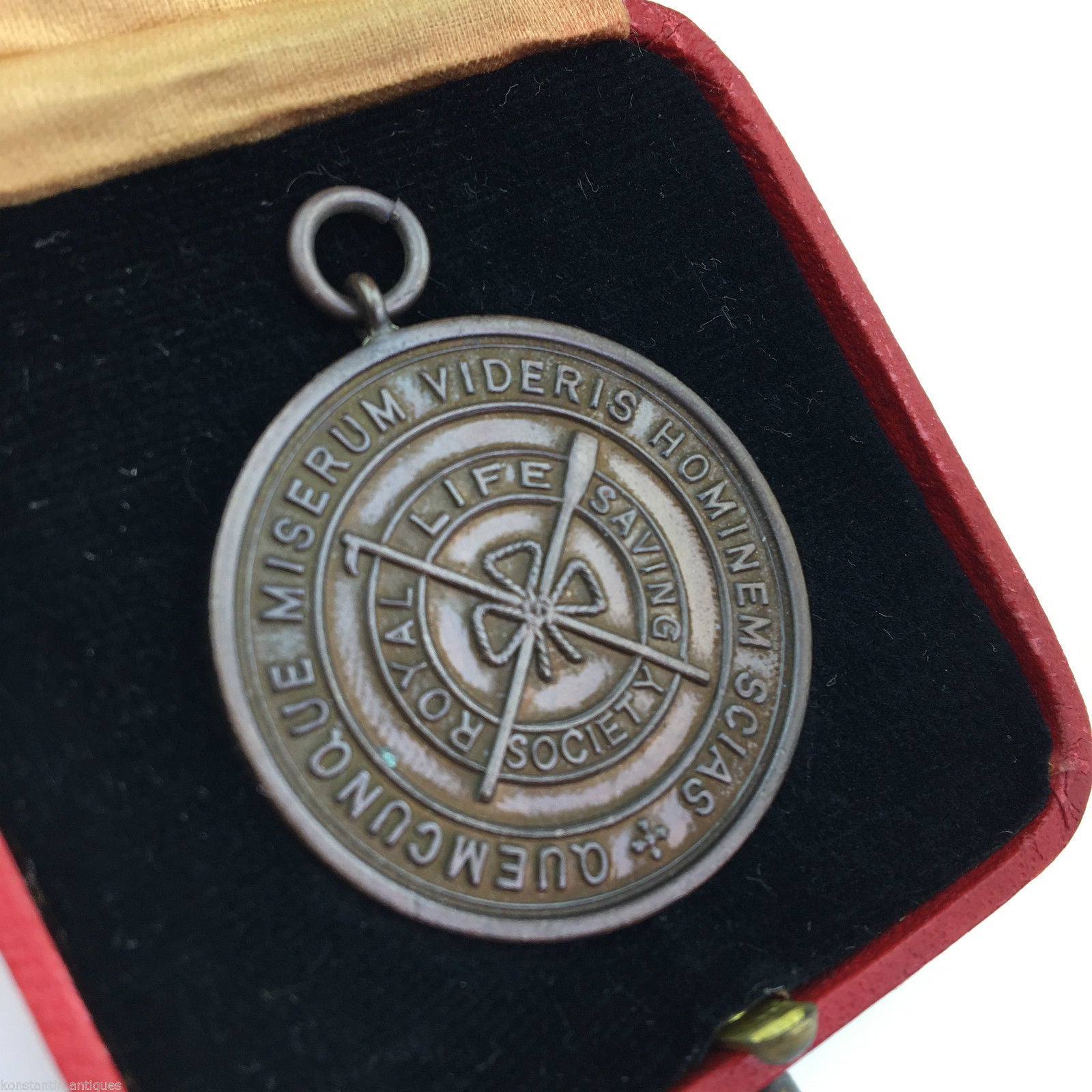 MEDALLA DE LA SOCIEDAD REAL PARA SALVAR VIDA ESTABLECIDA 1891 en caja c.1939