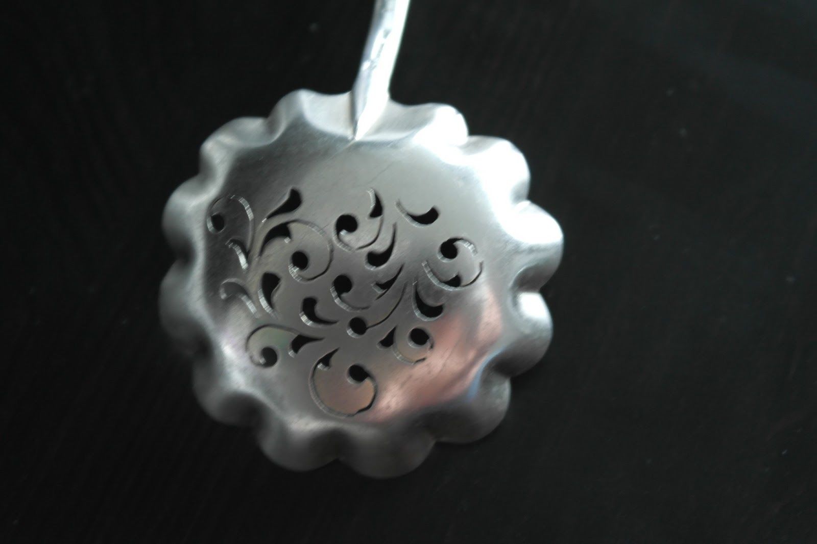 Cuchara tamiz de polvo antigua de plata de ley Bechard