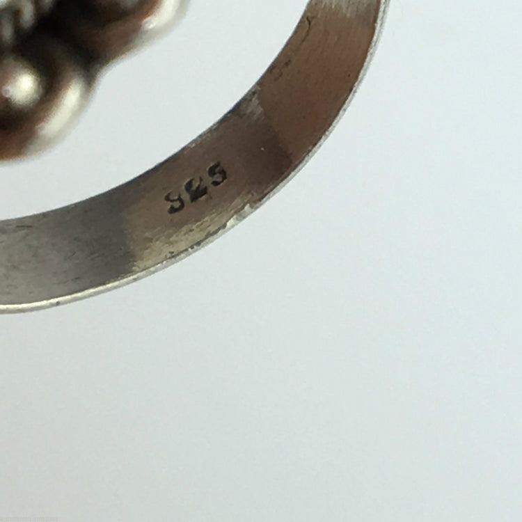 Klassischer Ring aus massivem Silber mit riesigem lila Amethyst-Cabochon-Edelstein
