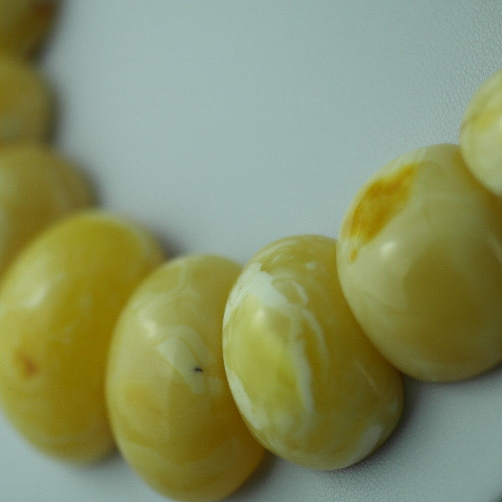 Elegante collar de medias cuentas de ámbar genuino alemán 