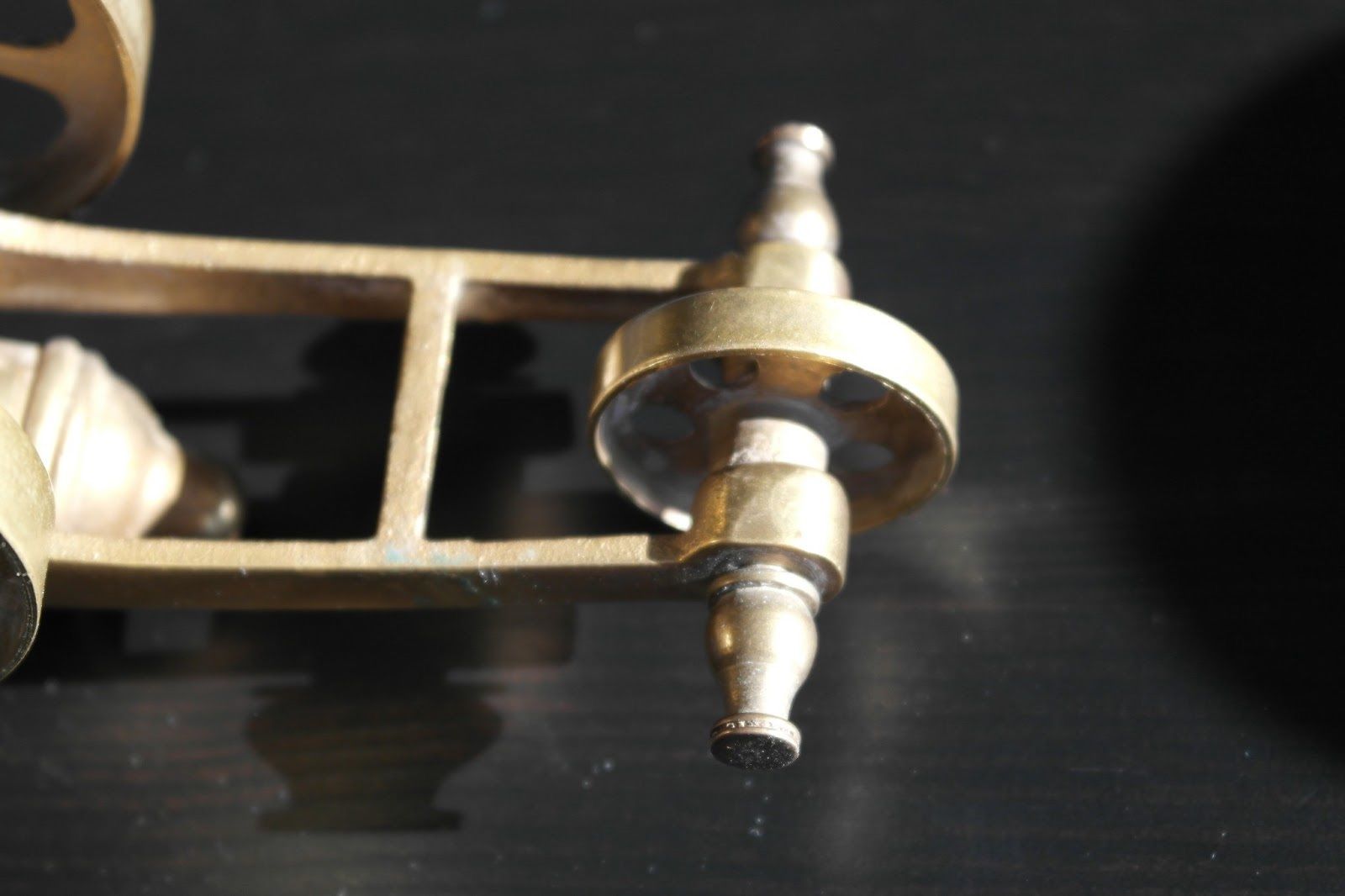 Vintage model Antique cannon brass statue British Empire with wheels