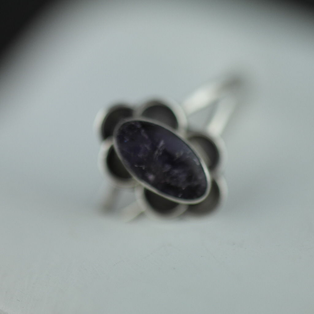 Vintage sterling silver ring with Amethyst flower ornament