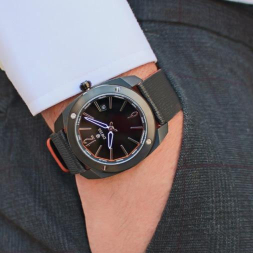 DWISS Limited Edition Swiss quartz black dial wristwatch with strap