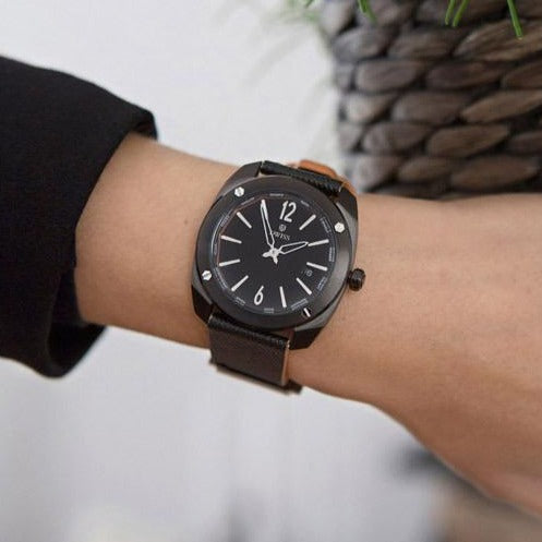 DWISS Limited Edition Swiss quartz black dial wristwatch with strap