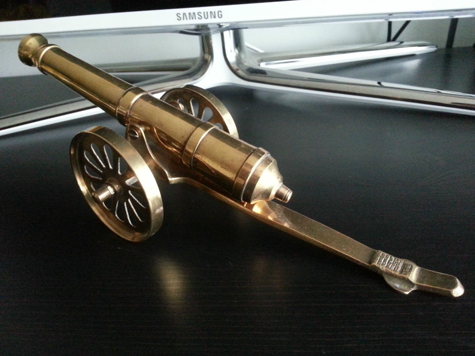 Vintage model Antique cannon brass statue Great British Empire