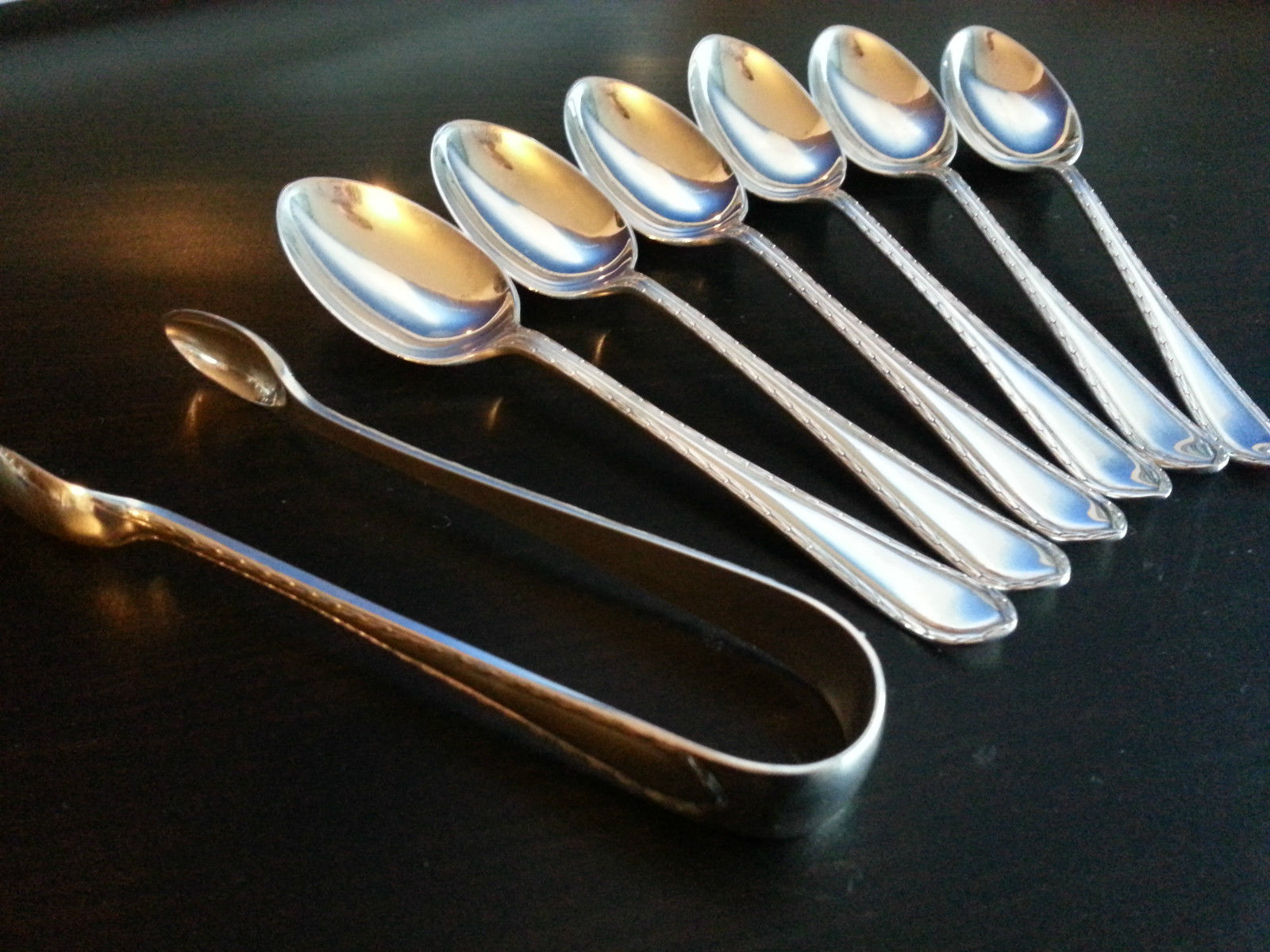 Antiguo juego de seis cucharas y pinzas de plata de ley de 1914 Sheffield