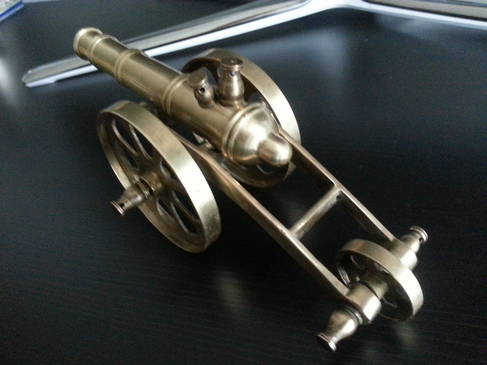 Vintage model Antique cannon brass statue great British Empire