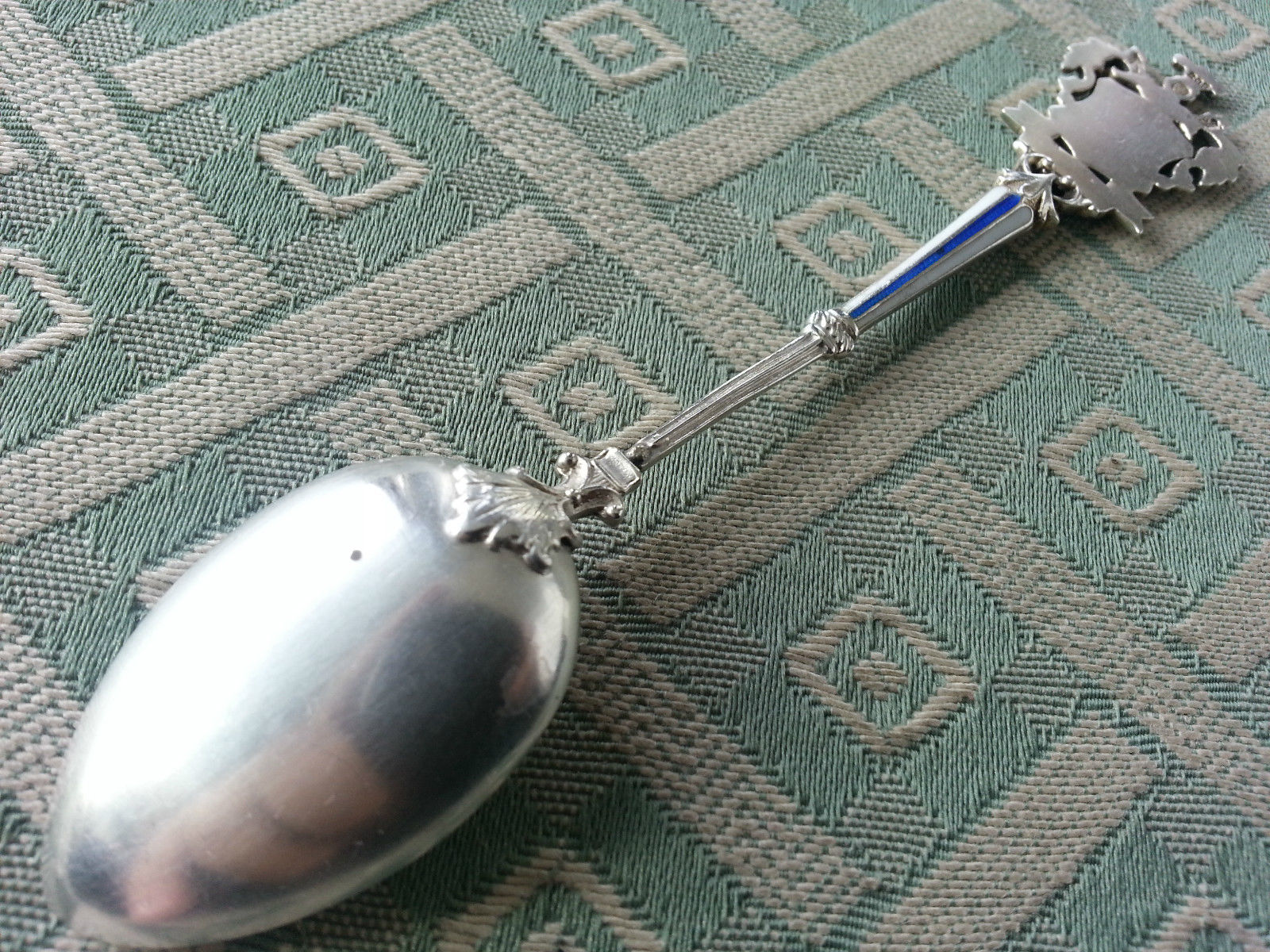 Cuchara de plata maciza esmaltada WIESBADEN Alemania 800 