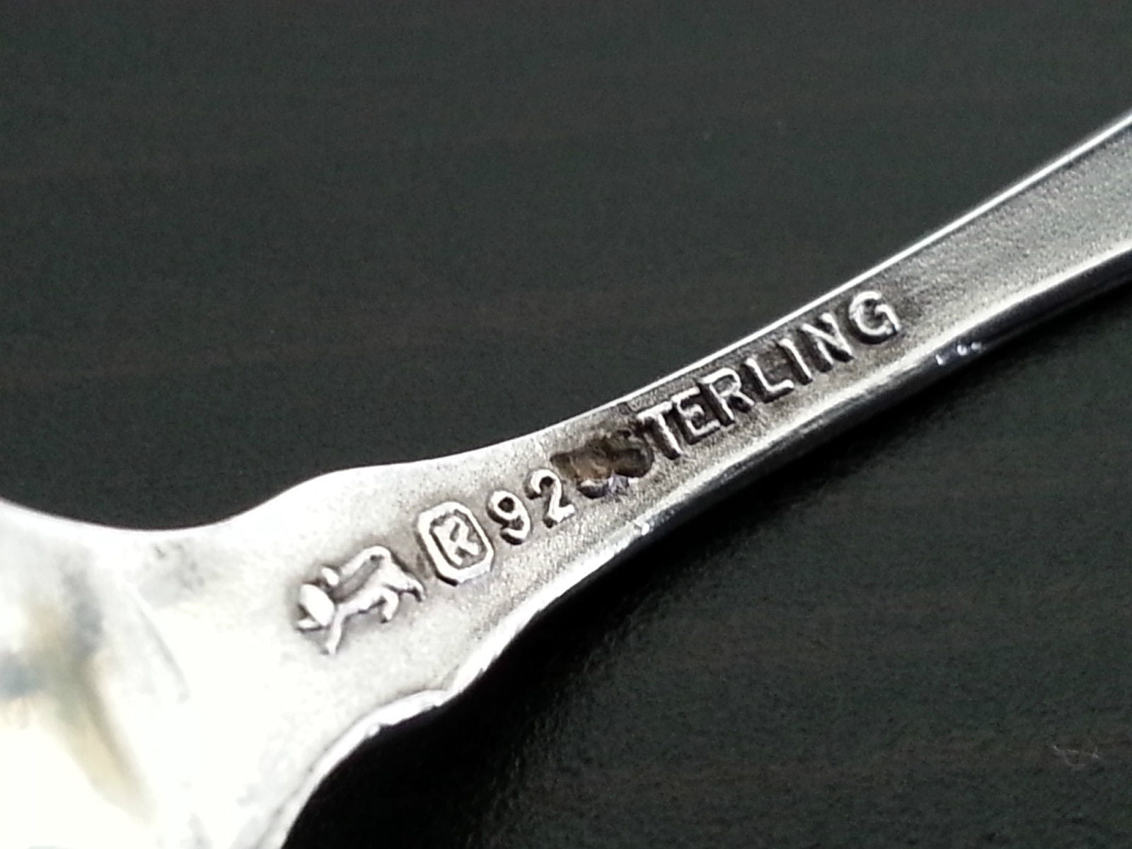 Imagen de esmalte de Montreal cuchara de plata maciza Concordia Salus Canadá león Sterling