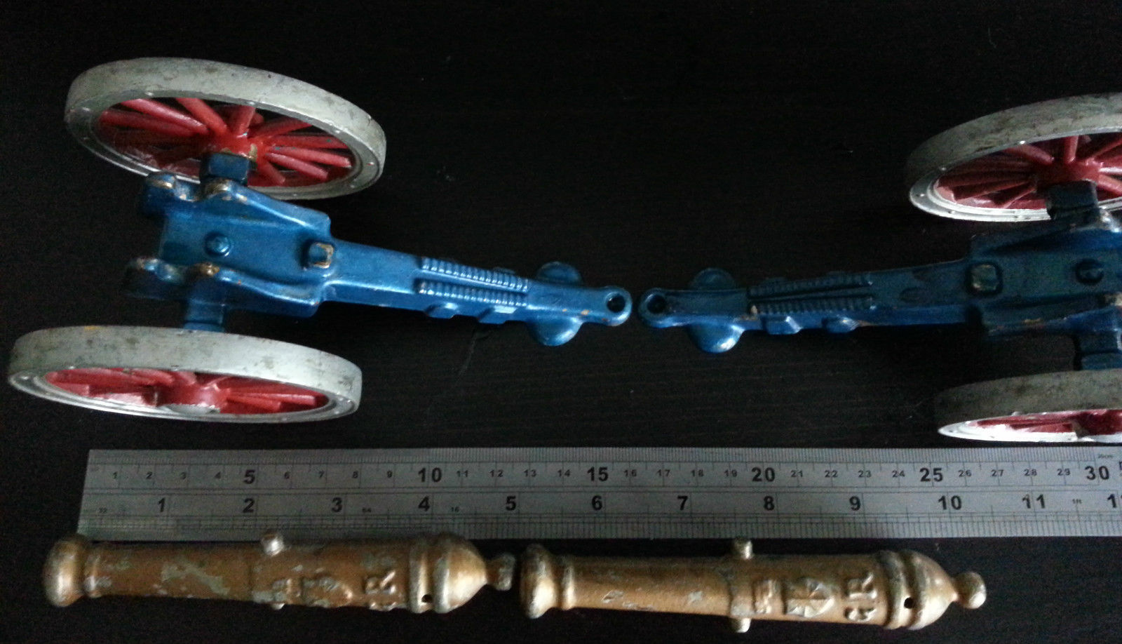 Vintage zwei Modelle antike Kanonenstatuen George Rex British Empire