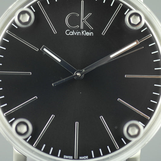 Calvin Klein Cogent Schweizer Herrenarmbanduhr mit schwarzem Zifferblatt und schwarzem Lederarmband 