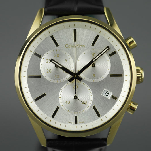 Vergoldete Chronographen-Armbanduhr von Calvin Klein mit schwarzem Lederarmband