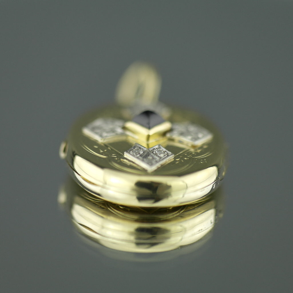 Antiker 56-Gold-Anhänger mit Medaillon, Pyramidensaphir und 12 Diamanten des Russischen Reiches