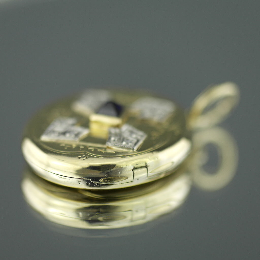 Antiker 56-Gold-Anhänger mit Medaillon, Pyramidensaphir und 12 Diamanten des Russischen Reiches
