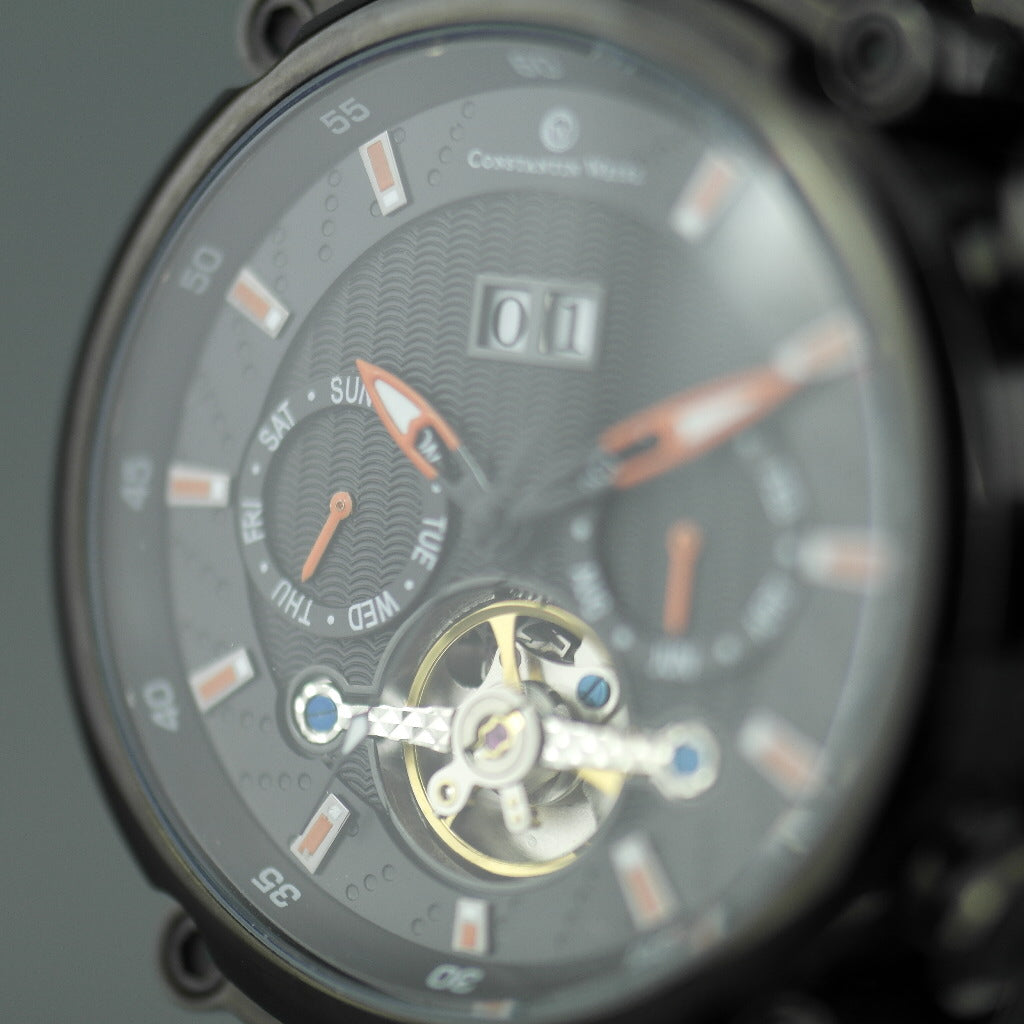 Constantin Weisz Automatik-Armbanduhr mit offenem Herz und Lederarmband