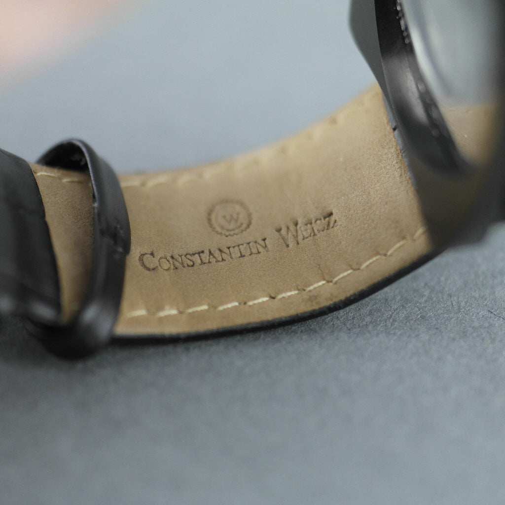 Constantin Weisz Automatik-Armbanduhr mit offenem Herz und Lederarmband