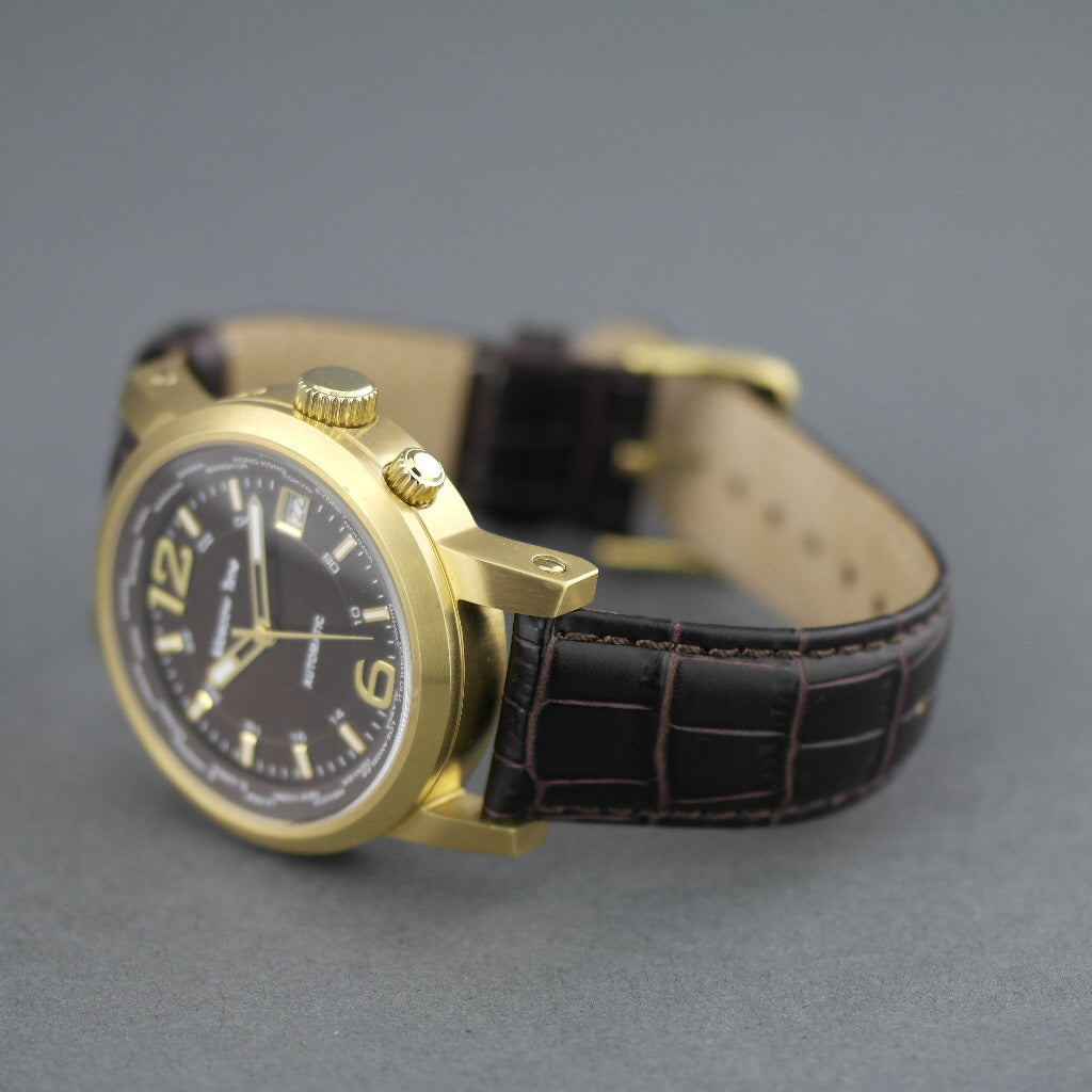 Moskauer Zeit, eine automatische Herrenarmbanduhr mit Weltzeituhr und bronzefarbenem Zifferblatt