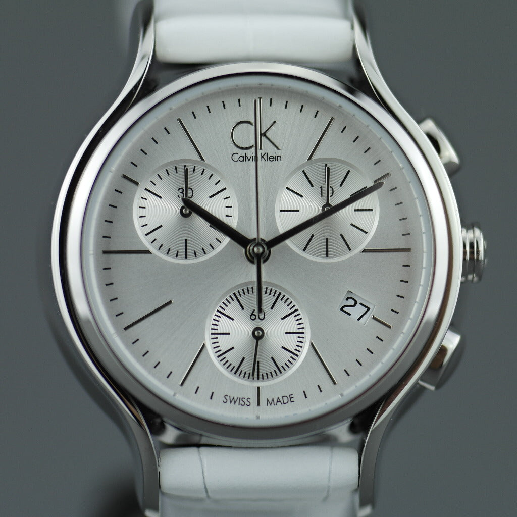 Calvin Klein – Kleine Chronographen-Armbanduhr mit weißem Lederarmband 