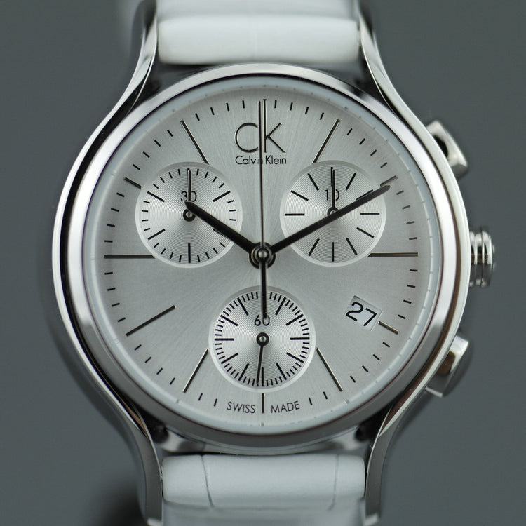 Calvin Klein – Kleine Chronographen-Armbanduhr mit weißem Lederarmband 