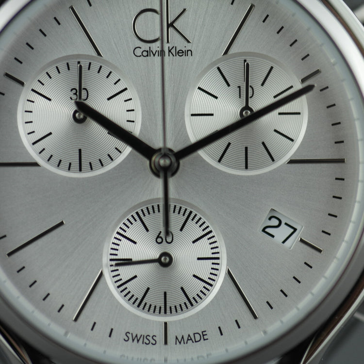 Calvin Klein – Kleine Chronographen-Armbanduhr mit weißem Lederarmband 