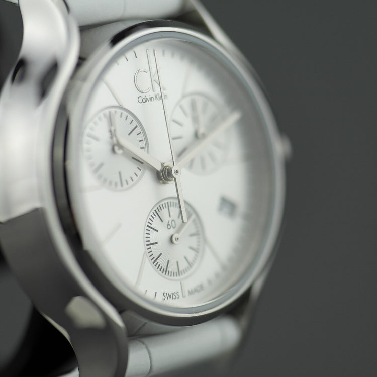 Reloj de pulsera Calvin Klein Small Chronograph con correa de piel blanca 