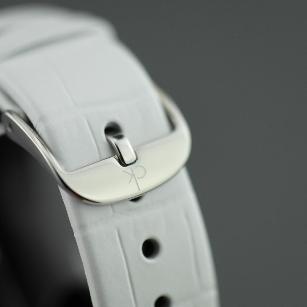 Calvin Klein – Kleine Chronographen-Armbanduhr mit weißem Lederarmband 