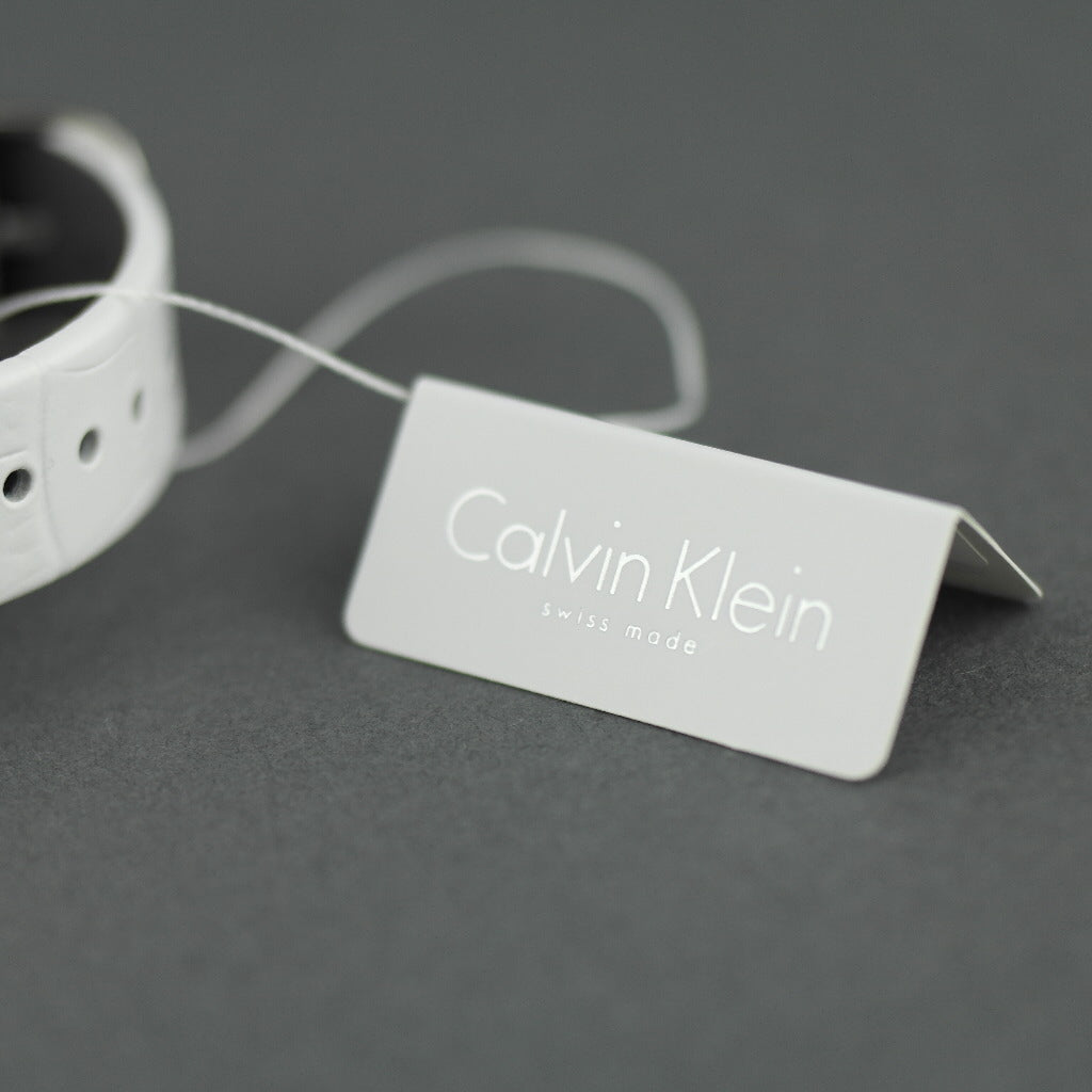 Calvin Klein – Kleine Chronographen-Armbanduhr mit weißem Lederarmband 