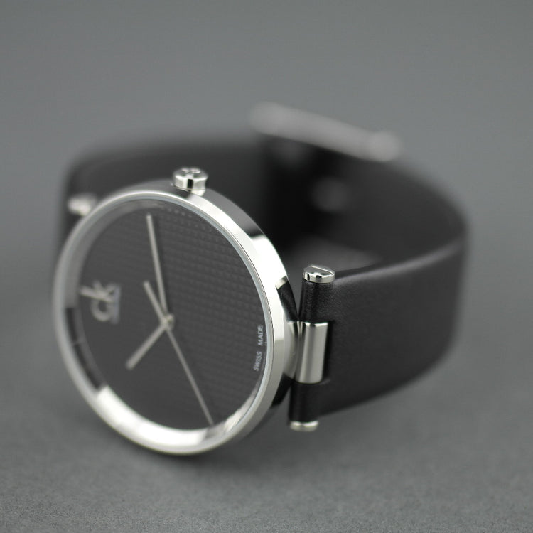 Calvin Klein Sight Quartz Reloj de pulsera suizo con esfera negra y correa de cuero