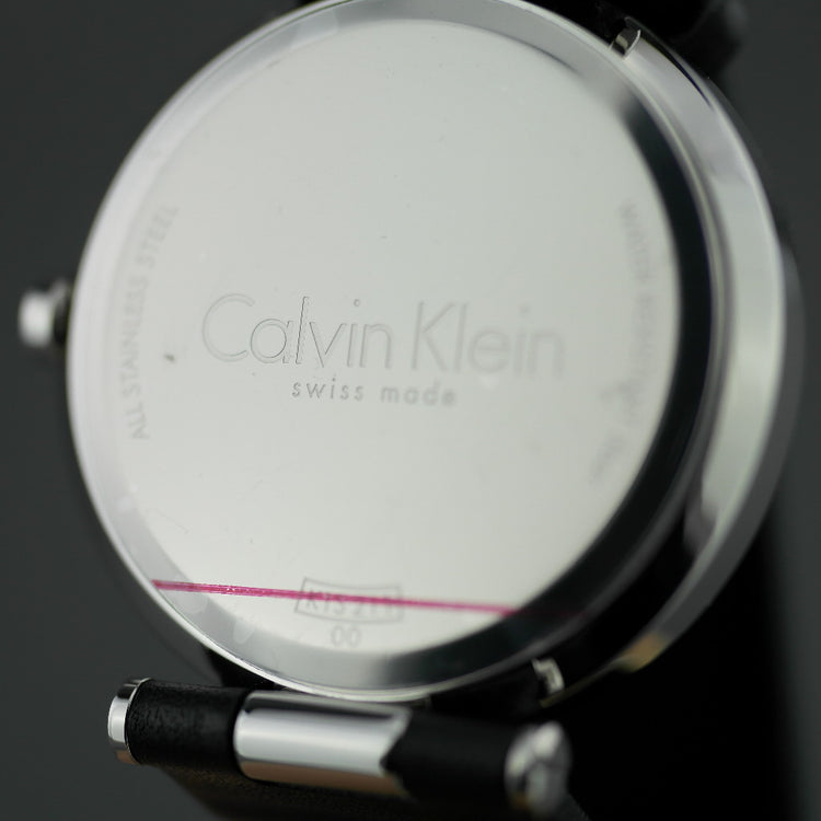 Calvin Klein Sight Quartz Reloj de pulsera suizo con esfera negra y correa de cuero