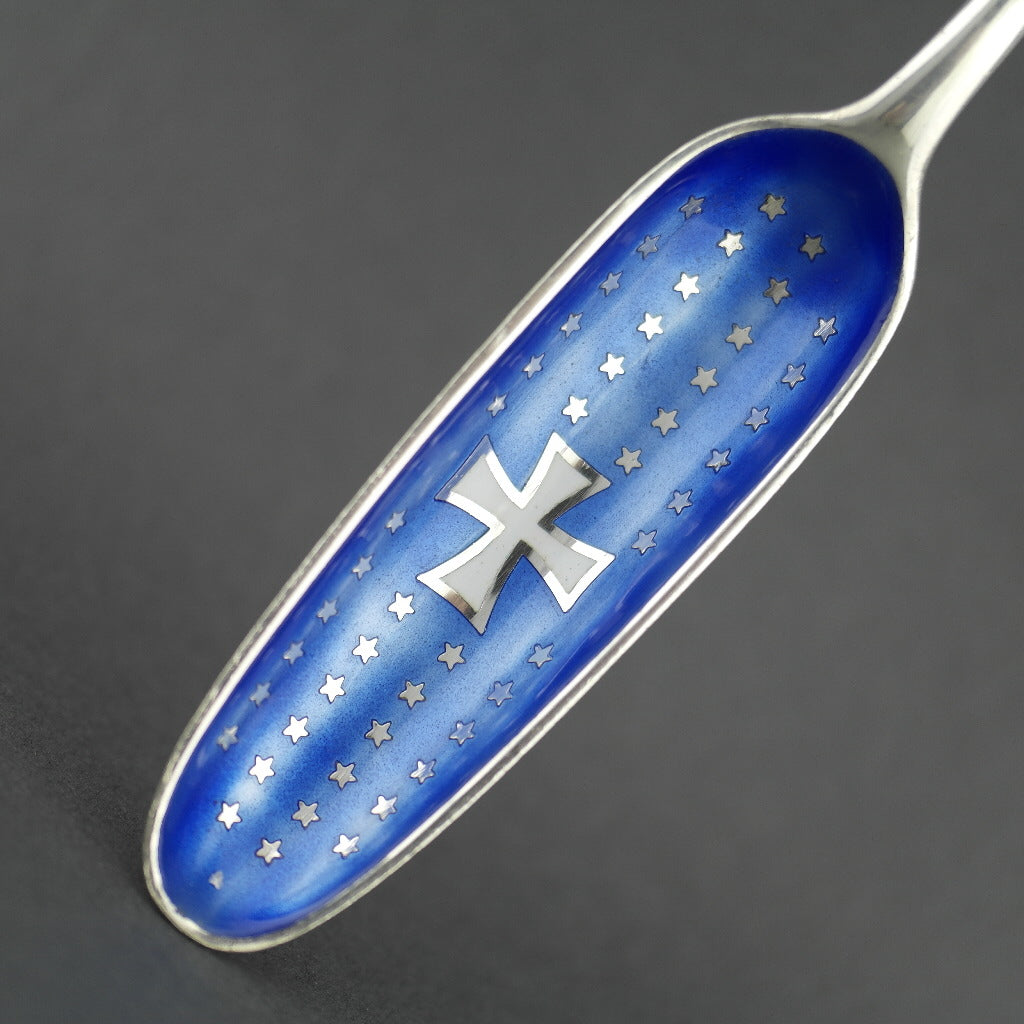 Cuchara de cuchara de médula de plata de ley antigua de Dinamarca con cresta cruzada de esmalte