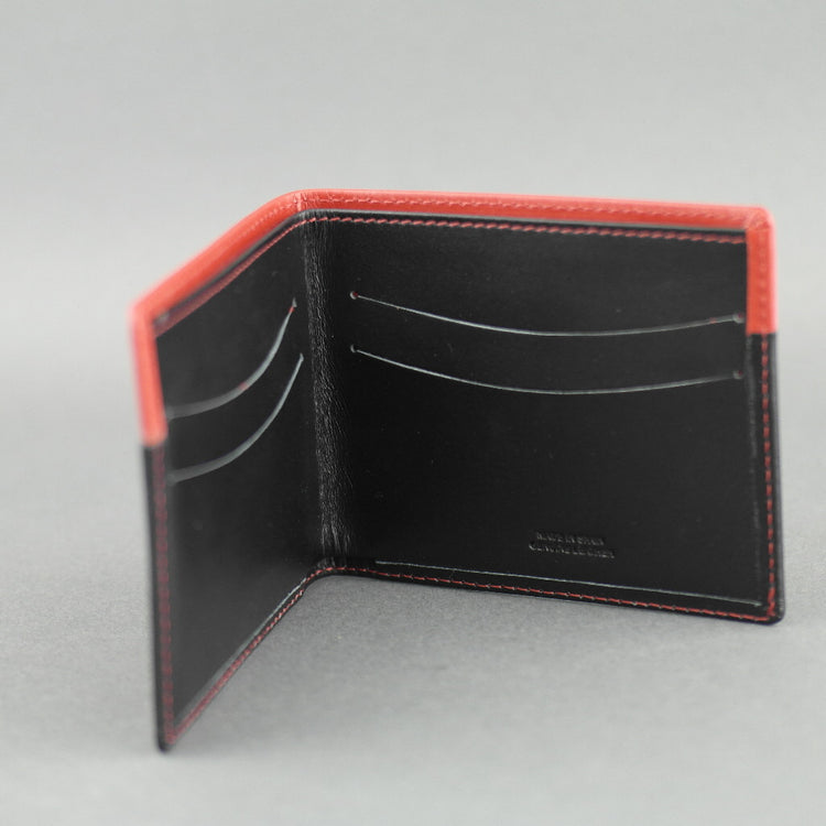 Handgefertigter Portemonnaie-Kartenhalter aus schwarzem und rotem Rindsleder von Laggann Madrid