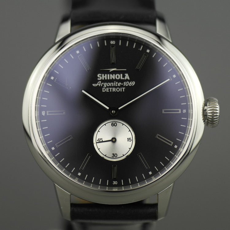 Shinola The Runwell Armbanduhr mit schwarzem Zifferblatt und Lederarmband 