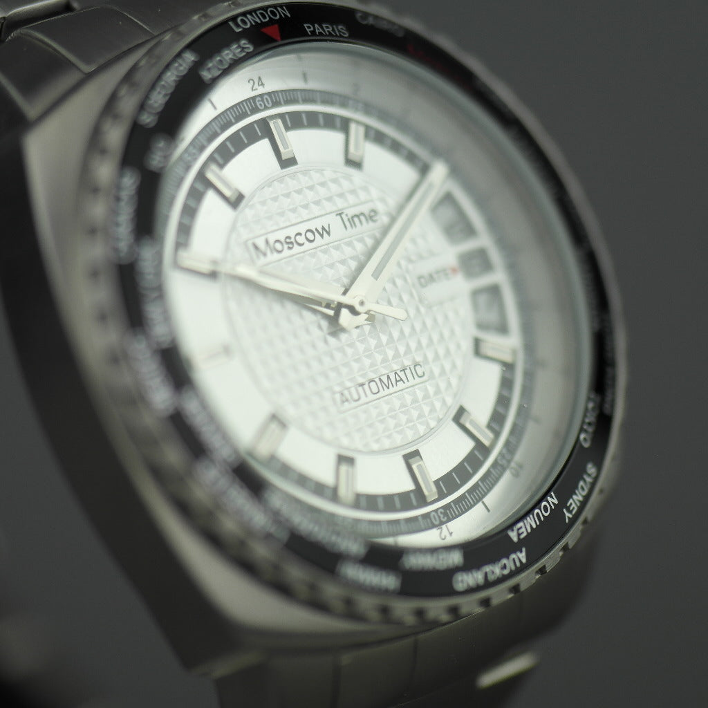 Moscow Time a world timer Gent's Automatic wrist watch with bracelet
