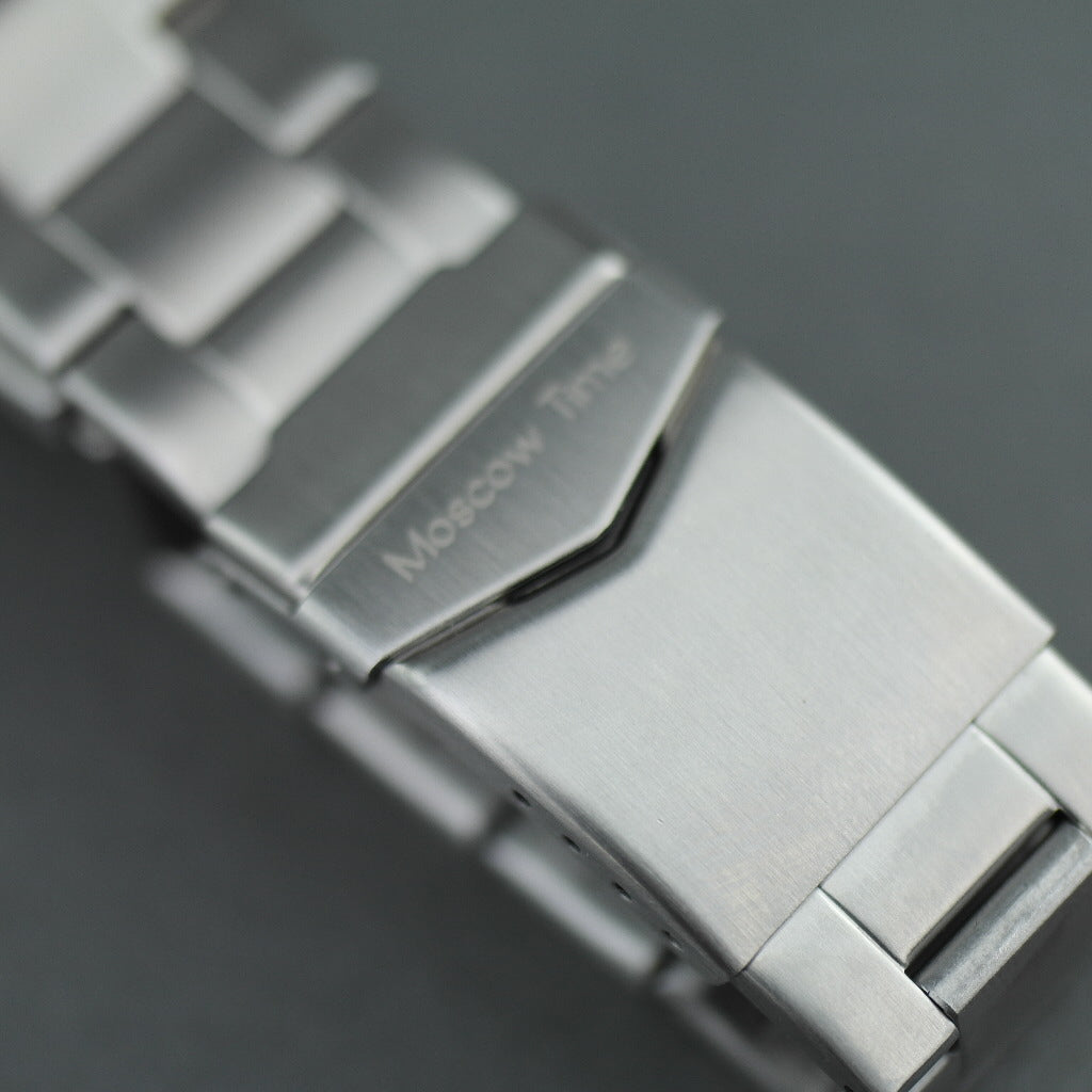 Moscow Time a world timer Gent's Automatic wrist watch with bracelet