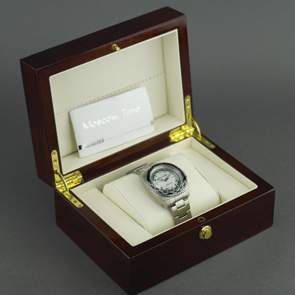 Moscow Time a world timer Gent's Automatic wrist watch with bracelet