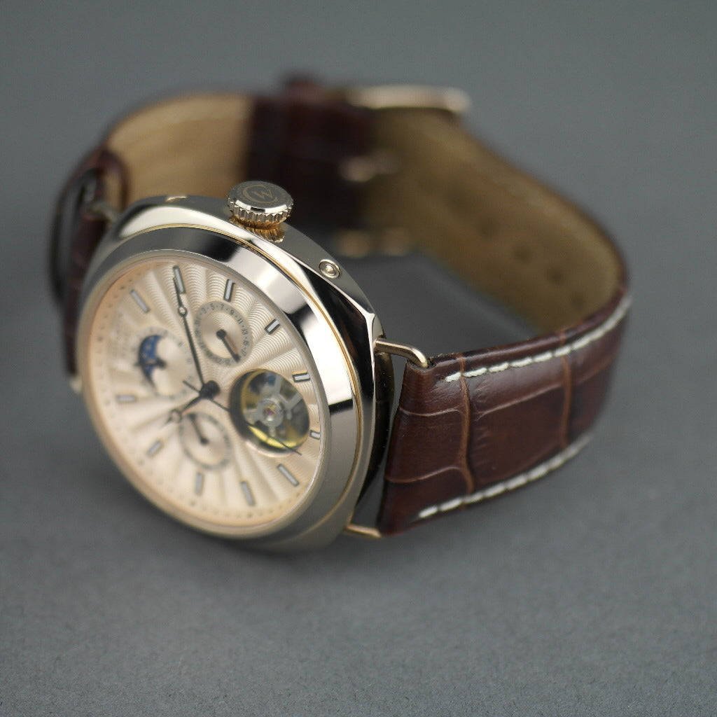 Constantin Weisz Automatik-Armbanduhr mit offenem Herzen und Lederarmband