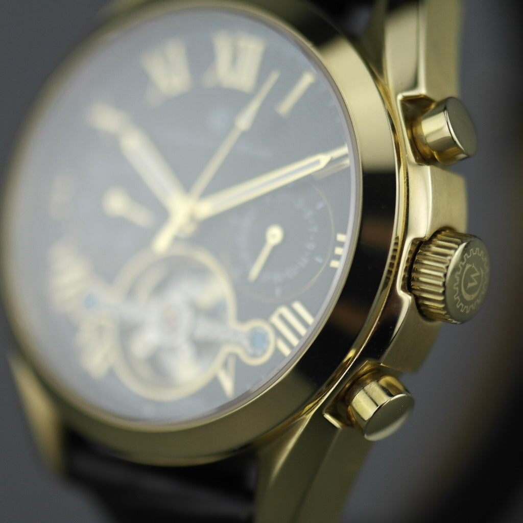 Constantin Weisz klassische Automatik-Armbanduhr mit offenem Herzen und Lederarmband