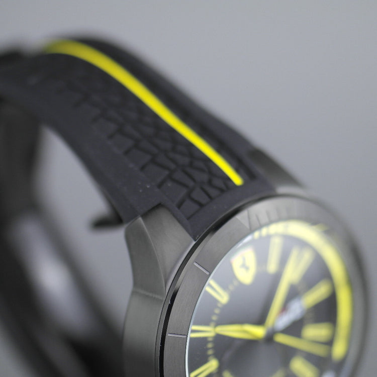 Ferrari Scuderia RedRev Evo Herrenuhr mit Silikonarmband