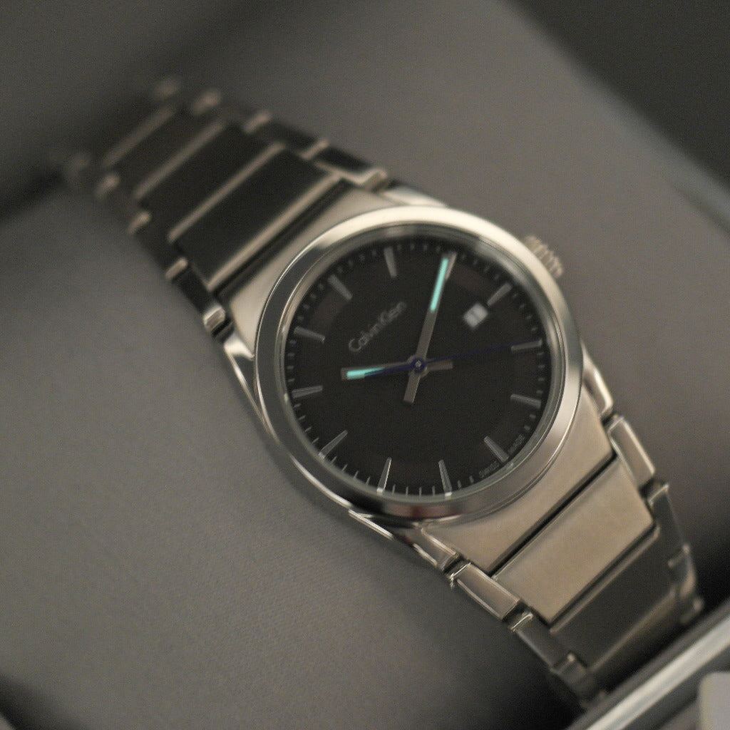Calvin Klein Step Armbanduhr mit schwarzem Zifferblatt und Datum