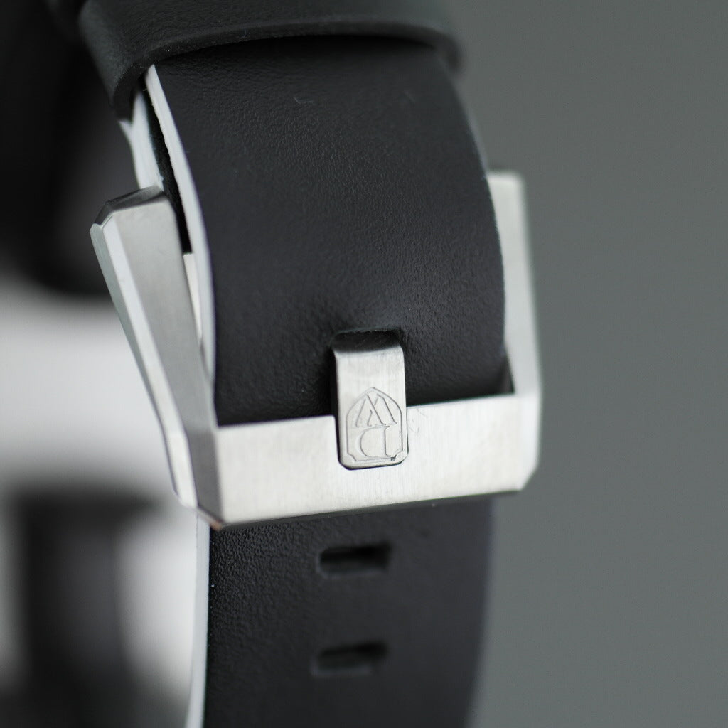 DWISS Limited Edition Swiss quartz white dial wristwatch 40mm