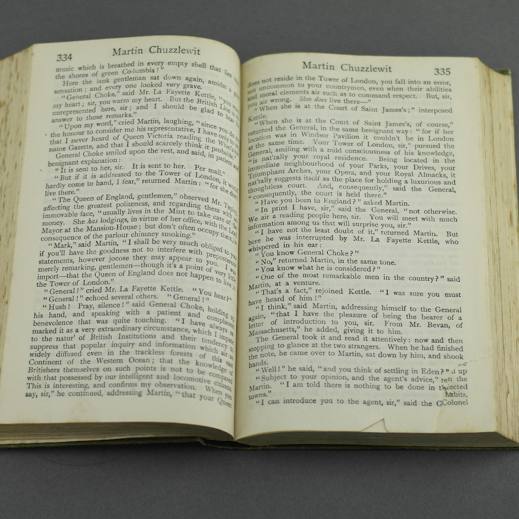Erstausgabe eines antiken Buches von Charles Dickens „Martin Chuzzlewit“ aus dem Jahr 1907, London