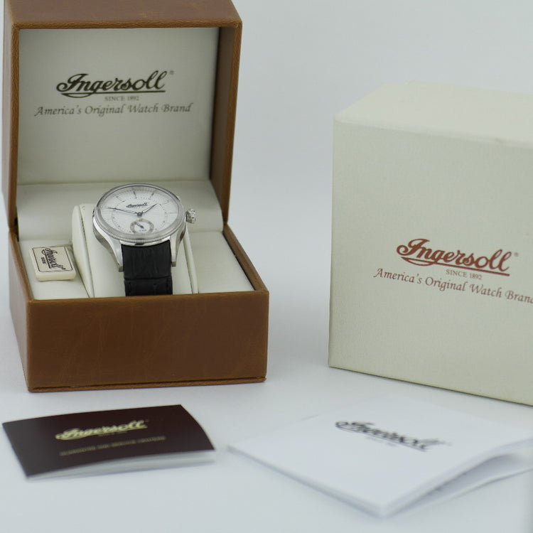 Reloj de pulsera Ingersoll Bloomsbury con correa de piel negra.