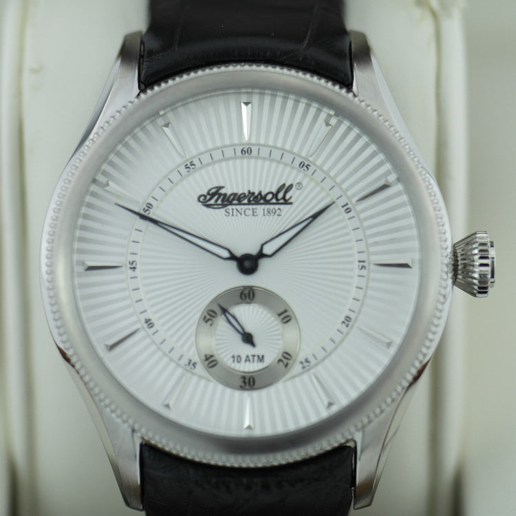 Reloj de pulsera Ingersoll Bloomsbury con correa de piel negra.
