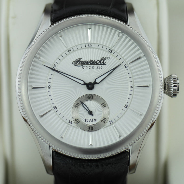 Reloj de pulsera Ingersoll Bloomsbury con correa de piel negra.