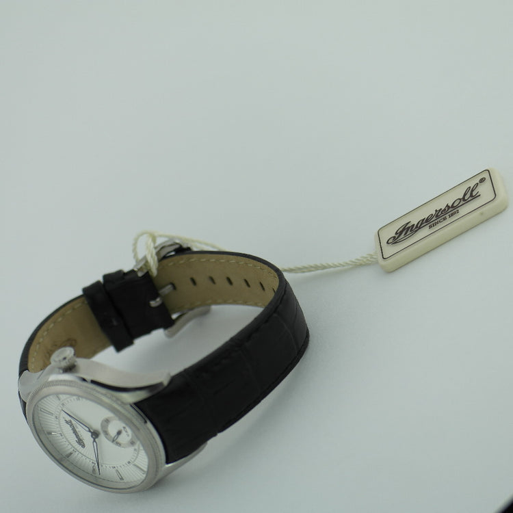 Reloj de pulsera Ingersoll Bloomsbury con correa de piel negra.