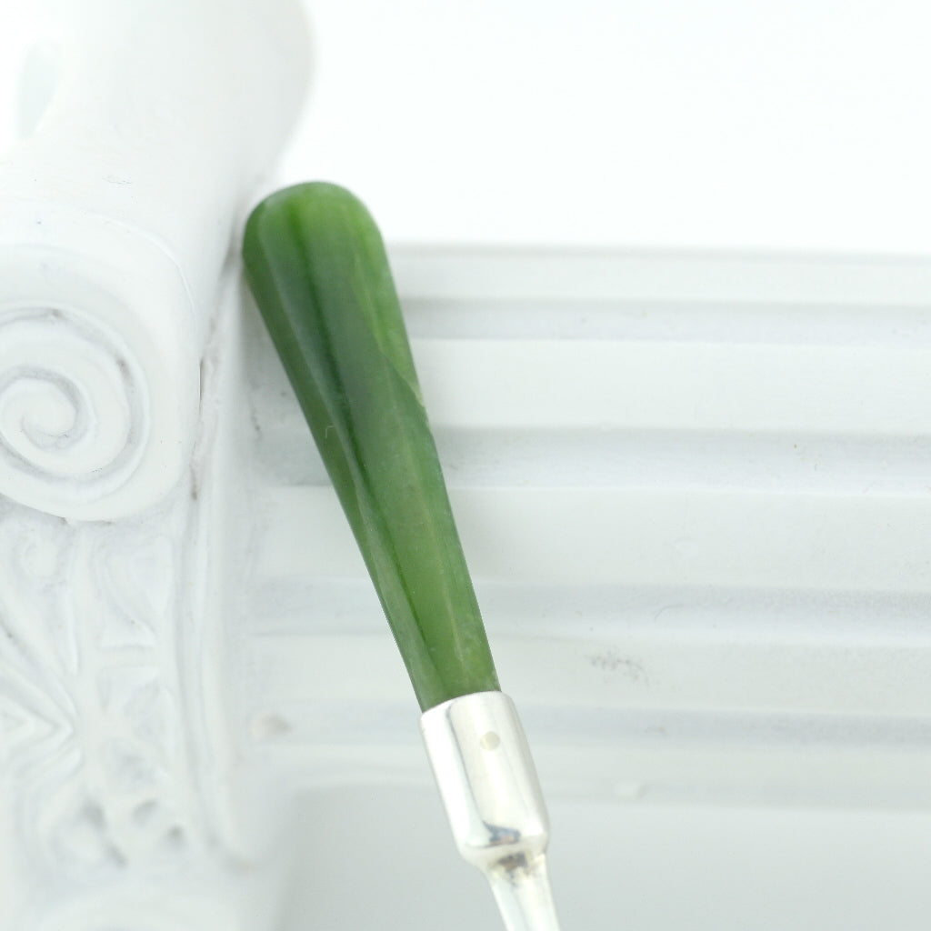Antike Gabel aus Sterlingsilber von 1908 mit grünem Jade-/Nephrit-Griff